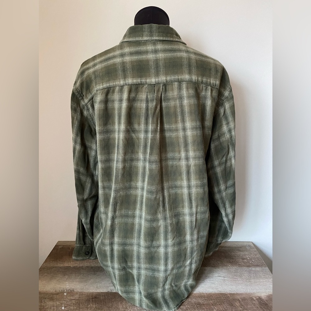 Button down flannel - Picture 2 of 3